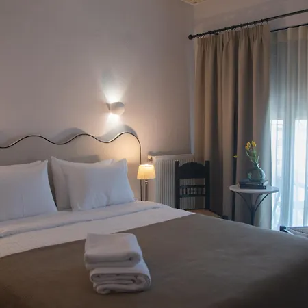 Acropolis Hotel 2*