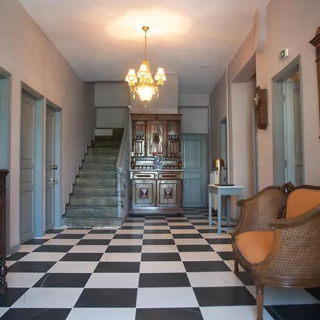 Acropolis Hotel 2*